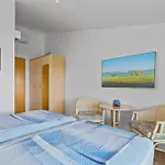 1 Guest house 3*