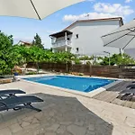 1 Guest house Pula
