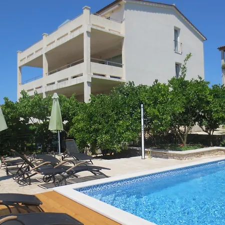 Guest house 1 *